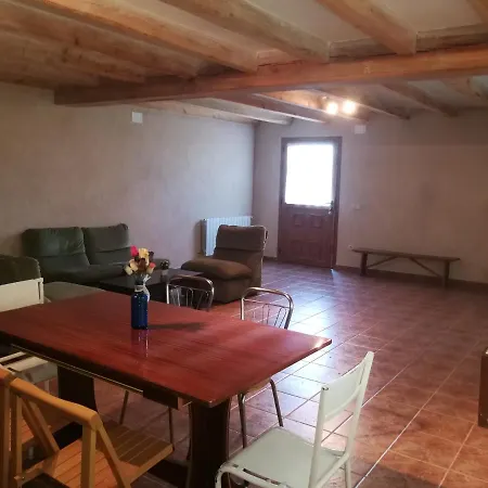 בית כפרי Casonas De *